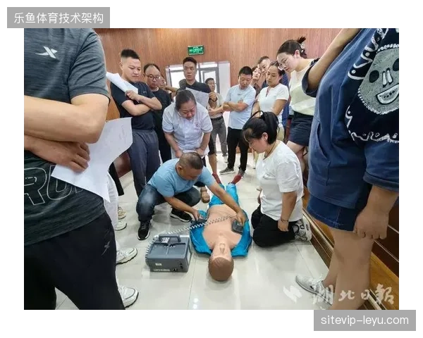 赛事医疗组介入AED急救网络响应,填补场外救护与赛道急救衔接漏洞 赛事医疗组介入AED急救网络响应,填补场外救护与赛道急救衔接漏洞